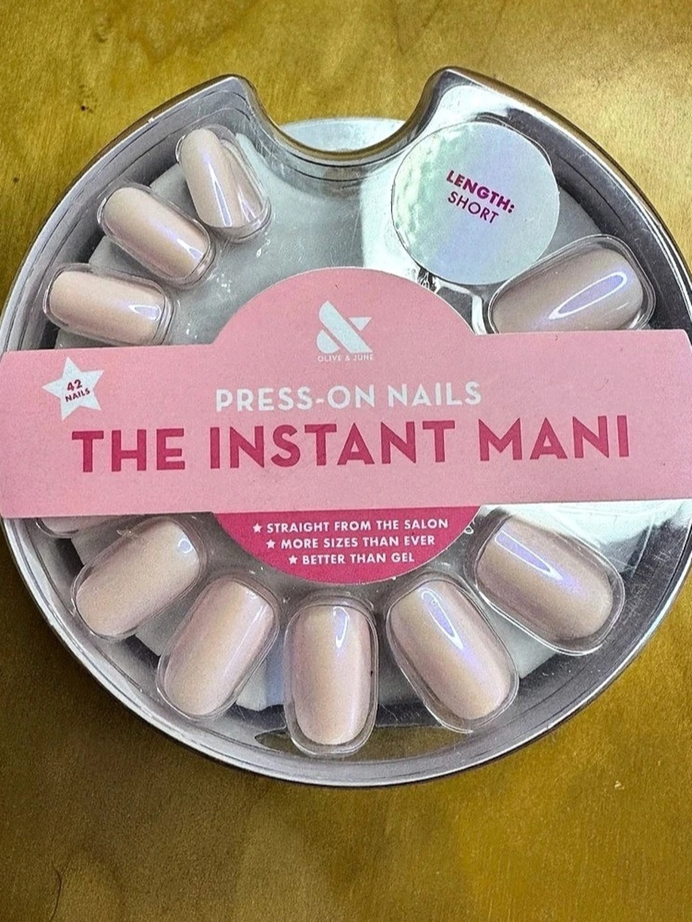 NIB Olive & June The Instant Mani Press-On Nails Pearly Pink